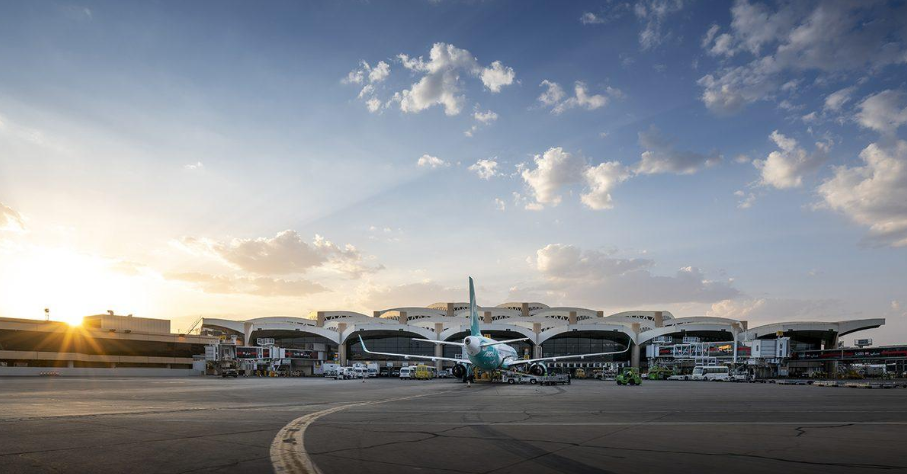 沙特首都機場關閉至周末！多間航空公司取消航班，旅客出行受影響