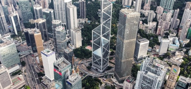 港證監公布金融發展行動綱領 明確明年7月前完成人民幣櫃台納入港股通